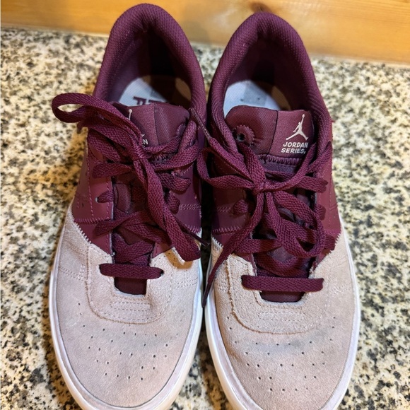 Kids Size 6.5Y Jordan Series SE Sneakers in Burgundy and Tan - Picture 13 of 15
